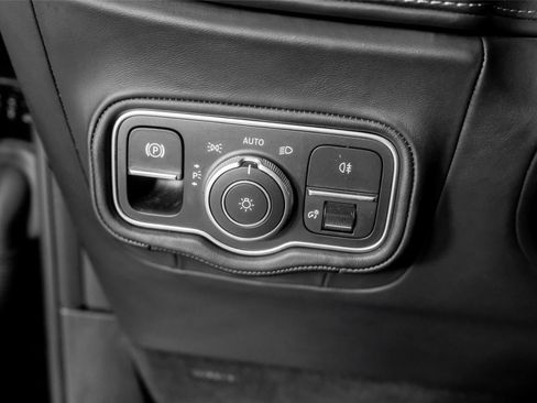 Used 2025 Mercedes-Benz G 63 AMG 4MATIC image 48