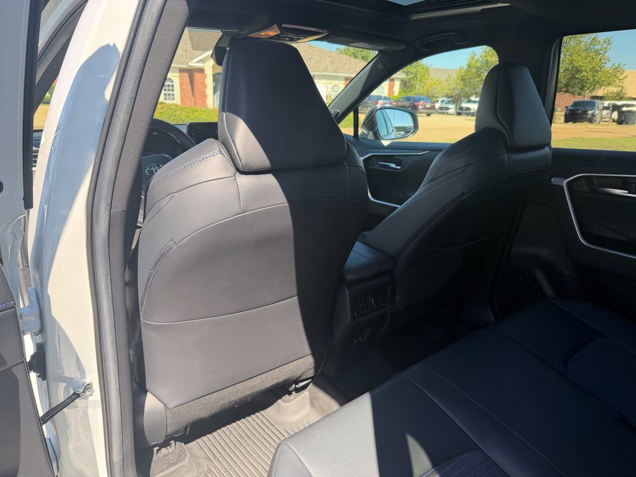 Used 2021 Toyota RAV4 XSE AWD/4WD image 13