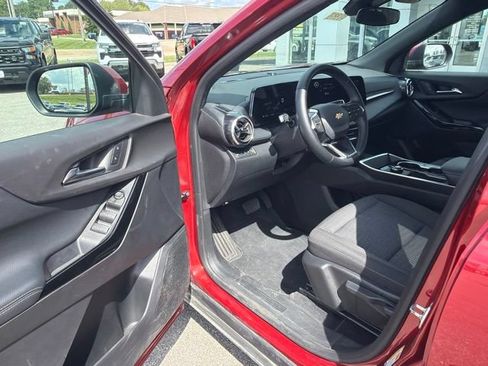 Used 2026 Chevrolet Equinox LT AWD/4WD image 34