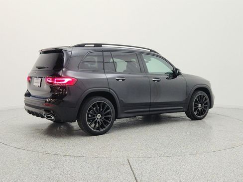Used 2022 Mercedes-Benz GLB 250 image 5