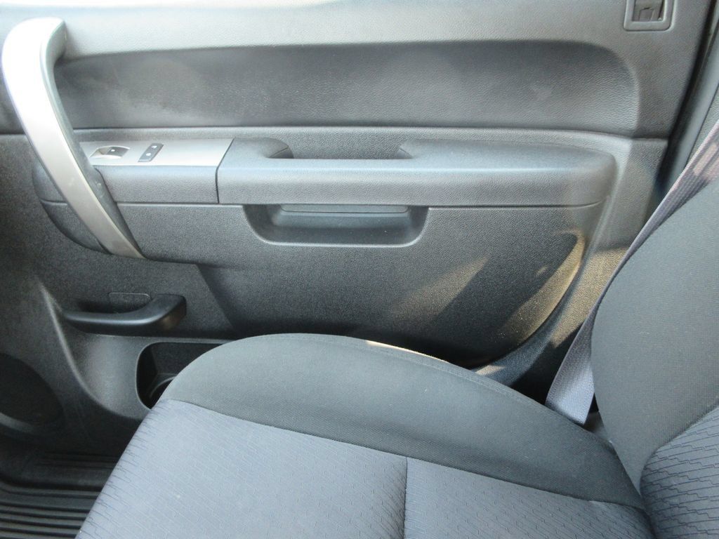 Used 2011 Chevrolet Silverado 1500 LT w/ Interior Plus Package AWD/4WD image 21