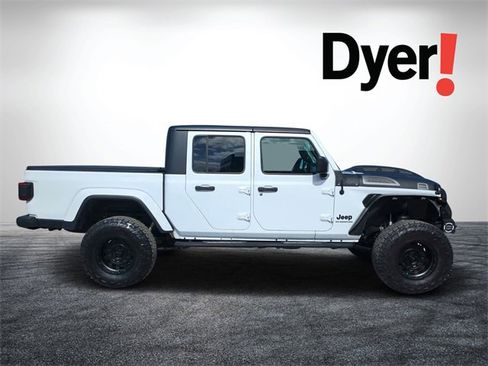 Used 2021 Jeep Gladiator Sport image 2