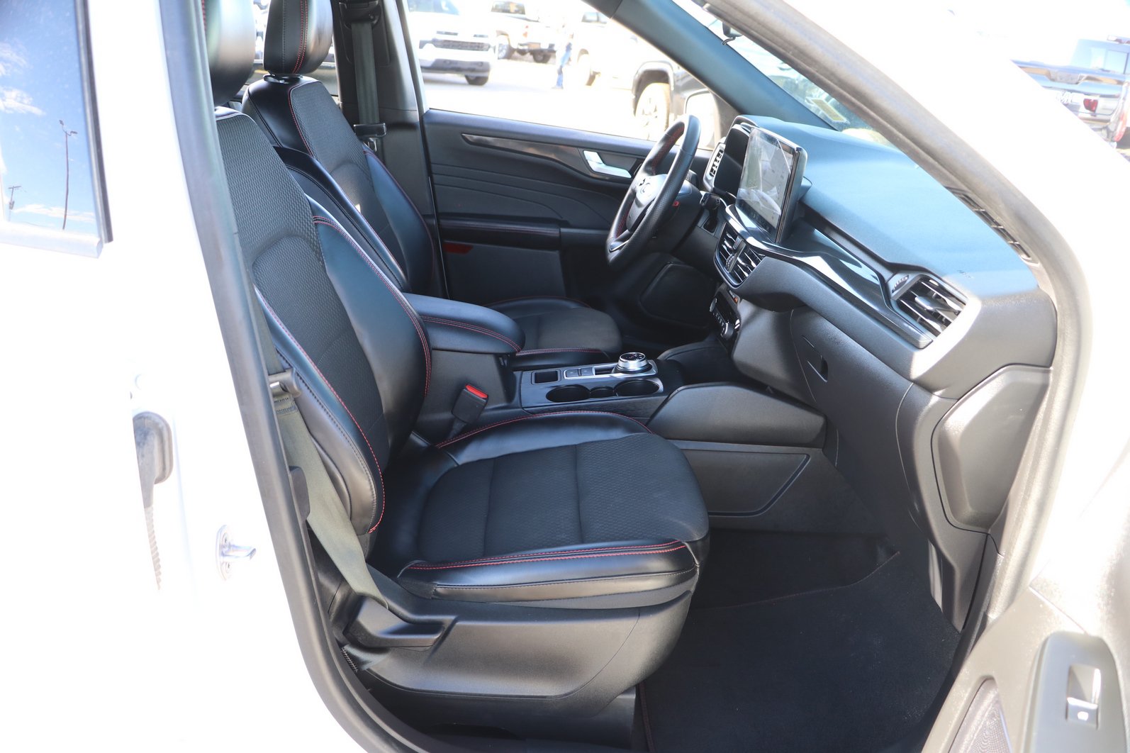 Used 2023 Ford Escape ST-Line w/ Tech Pack #1 FWD image 33