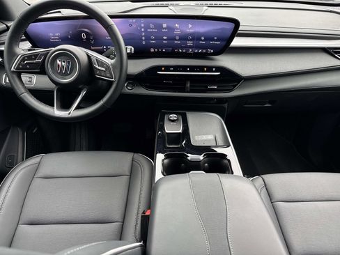 Used 2025 Buick Enclave Preferred image 15