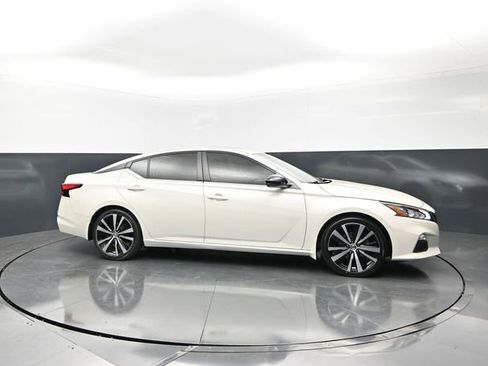 Used 2019 Nissan Altima 2.5 SR w/ SR Premium Package FWD image 6