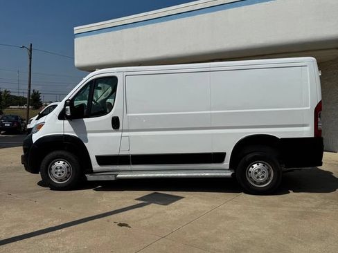 Used 2025 RAM ProMaster 2500 w/ U-Haul Equipment Group FWD image 2