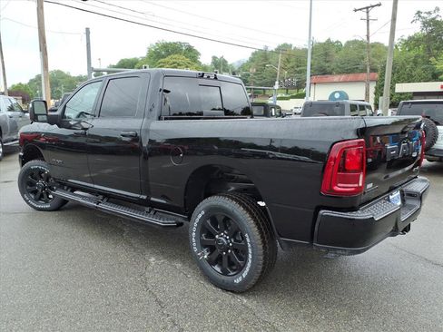 New 2026 RAM 2500 Big Horn AWD/4WD image 6