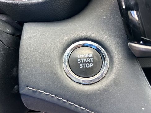 Used 2023 Toyota Highlander L image 44