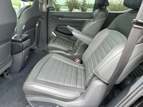 Used 2024 Kia EV9 Land AWD/4WD image 16