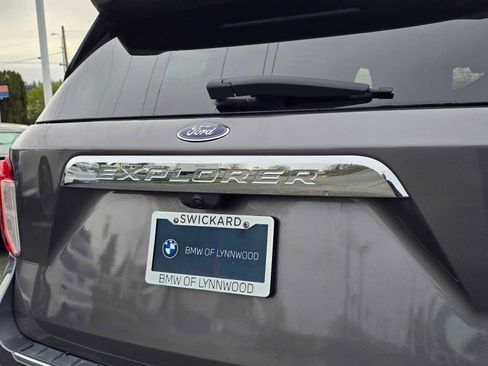 Used 2022 Ford Explorer Limited image 16