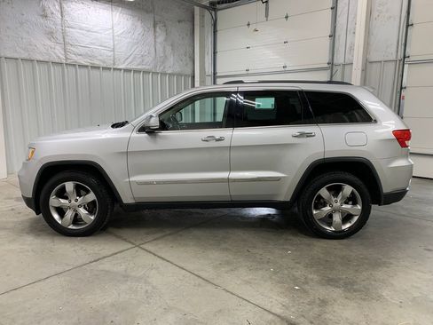 Used 2013 Jeep Grand Cherokee Limited AWD/4WD image 4