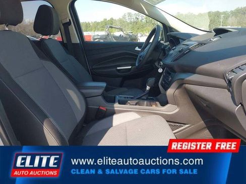 Used 2017 Ford Escape SE w/ SE Cold Weather Package image 10