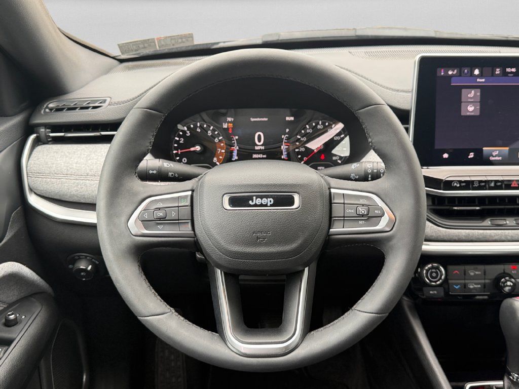 Certified 2023 Jeep Compass Latitude AWD/4WD image 12