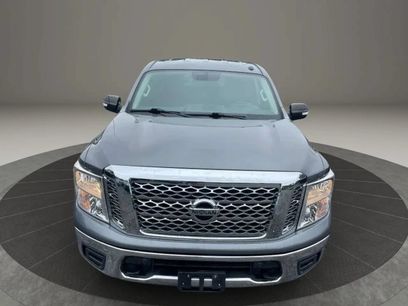 Used 2019 Nissan Titan SV w/ SV Convenience Package