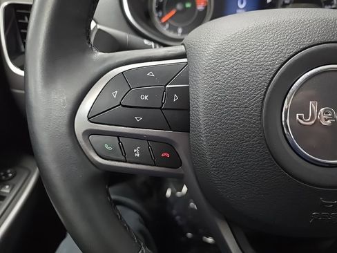 Used 2019 Jeep Cherokee Limited image 20