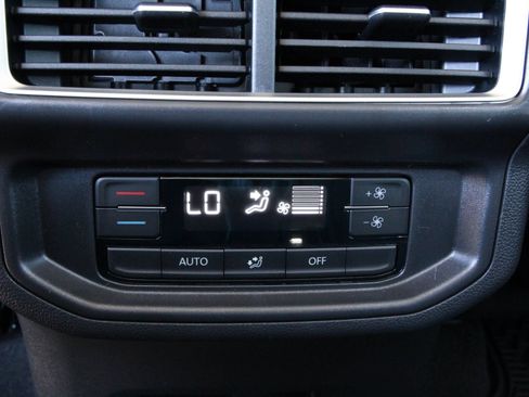 Certified 2026 Volkswagen Atlas SE FWD image 25