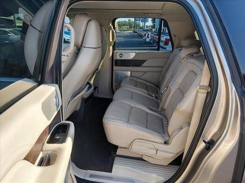 Used 2019 Lincoln Navigator L Reserve w/ Cargo Package AWD/4WD image 13