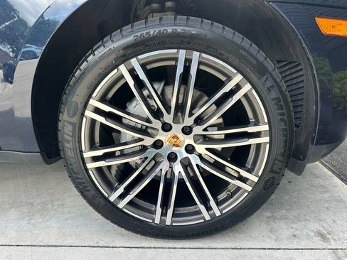 Certified 2018 Porsche Macan S AWD/4WD image 14