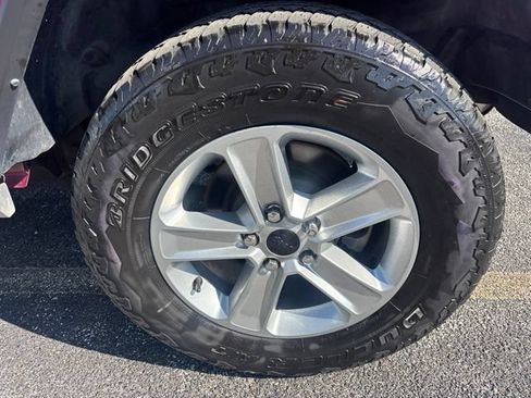 Used 2022 Jeep Wrangler Unlimited Sahara AWD/4WD image 6