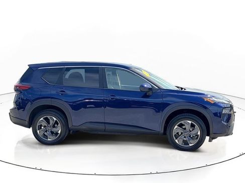 Used 2025 Nissan Rogue SV AWD/4WD image 4