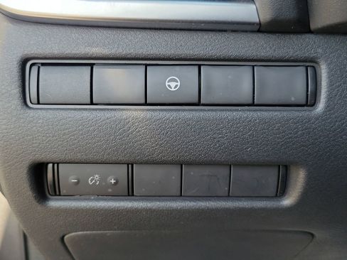 Used 2022 Nissan Rogue SV image 14