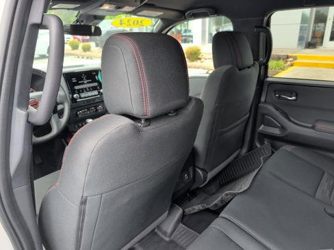 Used 2024 Nissan Frontier PRO-4X w/ Pro Convenience Package AWD/4WD image 16