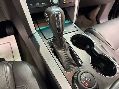 Used 2015 Ford Explorer XLT w/ Equipment Group 202A image 24