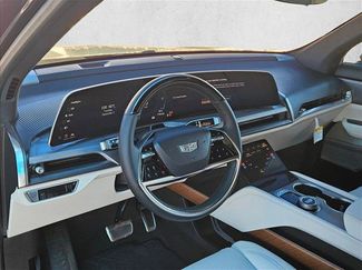 New 2026 Cadillac Vistiq Sport video 3