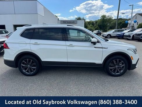 Certified 2023 Volkswagen Tiguan SE w/ Panoramic Sunroof Package AWD/4WD image 4
