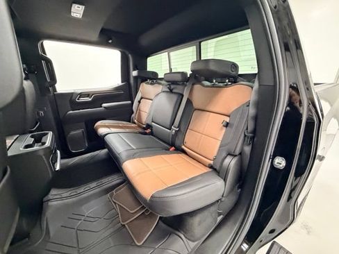 Certified 2025 Chevrolet Silverado 1500 High Country AWD/4WD image 24