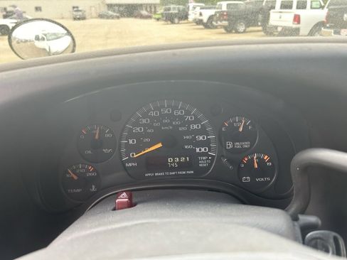 Used 2001 Chevrolet Express 3500 image 12