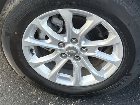 Used 2020 Chevrolet Equinox LS w/ LS Convenience Package FWD image 8