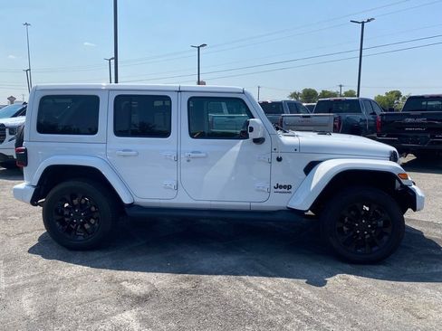Used 2021 Jeep Wrangler Unlimited Sahara AWD/4WD image 6