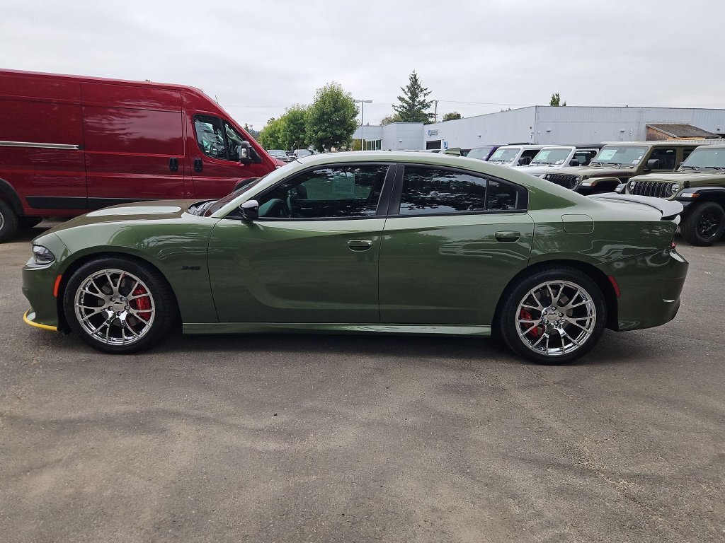 Used 2023 Dodge Charger R/T w/ Plus Group RWD image 4