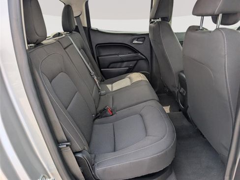 Used 2020 Chevrolet Colorado LT RWD image 12