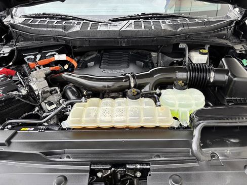Used 2022 Ford F150 Lariat AWD/4WD image 10