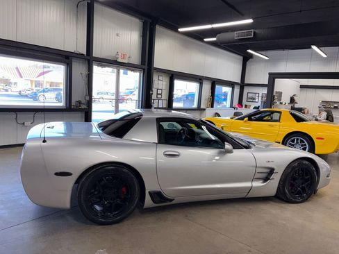 Used 2002 Chevrolet Corvette Z06 w/ Memory Pkg image 16