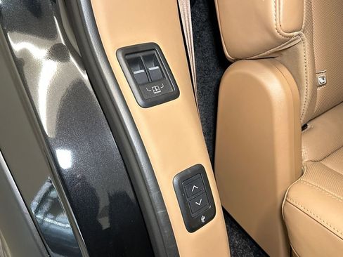 Used 2025 Land Rover Range Rover Long Wheelbase SE image 17