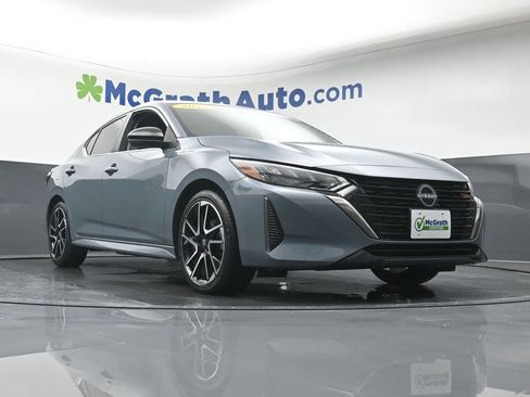 Used 2025 Nissan Sentra SR FWD image 23