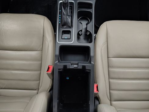 Used 2017 Ford Escape Titanium FWD image 36