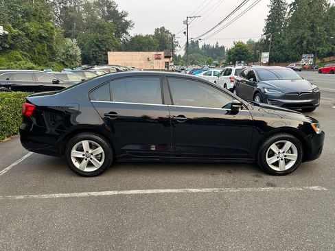 Used 2012 Volkswagen Jetta TDI FWD image 4
