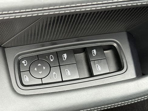 Used 2023 Porsche Taycan GTS image 13