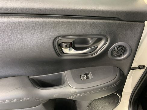 Used 2023 Honda HR-V EX-L image 32