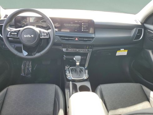New 2026 Kia Seltos EX FWD image 8