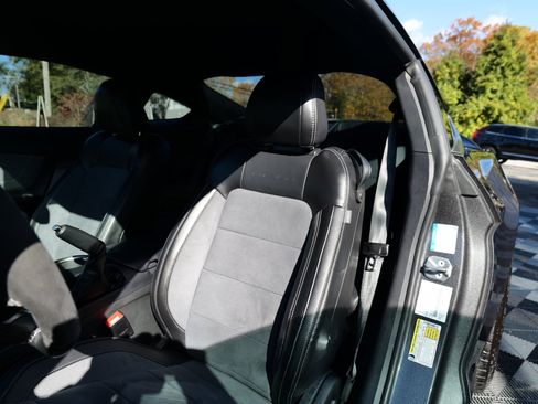 Used 2020 Ford Mustang Shelby GT350 w/ Technology Package image 17