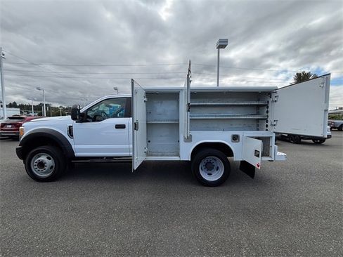 Used 2017 Ford F550 2WD Regular Cab Super Duty image 28