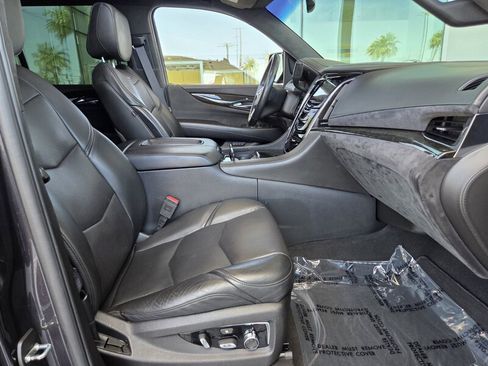 Used 2016 Cadillac Escalade Platinum AWD/4WD image 21