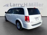 Used 2019 Dodge Grand Caravan SXT image 4