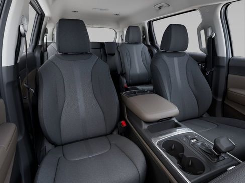 New 2026 Kia Carnival LX FWD image 15