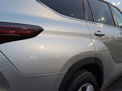 Certified 2024 Toyota Highlander LE image 8